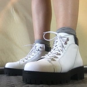 BRAND NEW UO Allie Hiker Boot